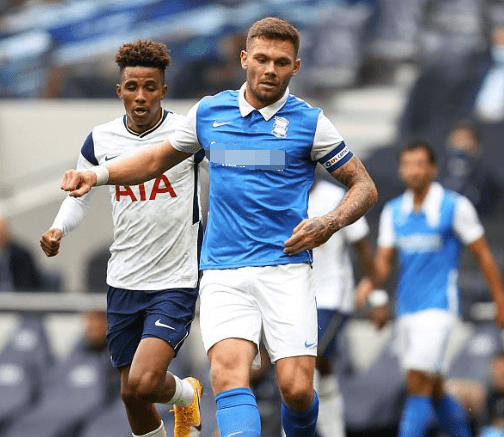 T1官宣Oner续约至2028！Faker+Oner中野铁三角锁定未来，23岁生日惊喜续约引爆韩服！