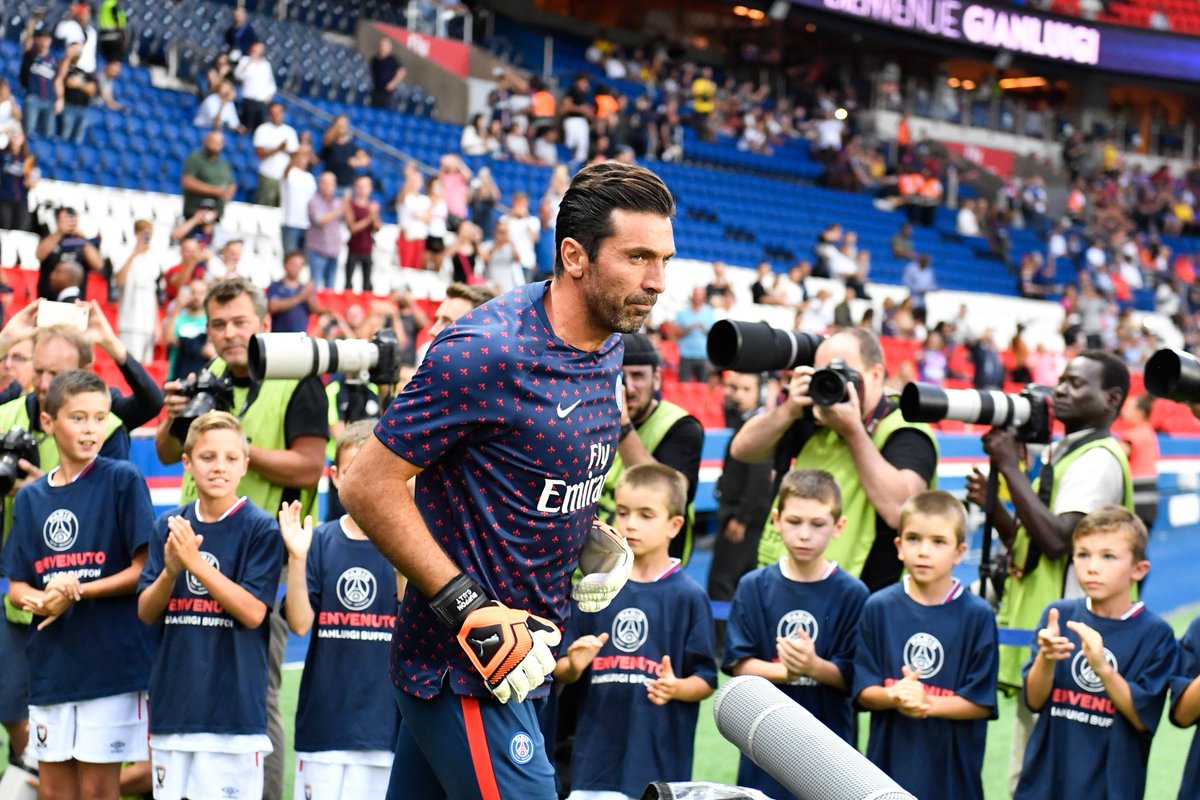 111-103！湖人连赢三场逆转鹈鹕，评分最高不是詹姆斯和东契奇！